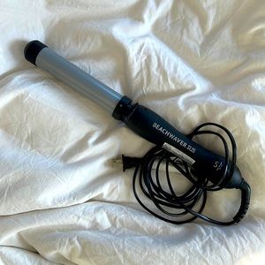 Beachwaver 1.25 inch curling wand, brand new.
